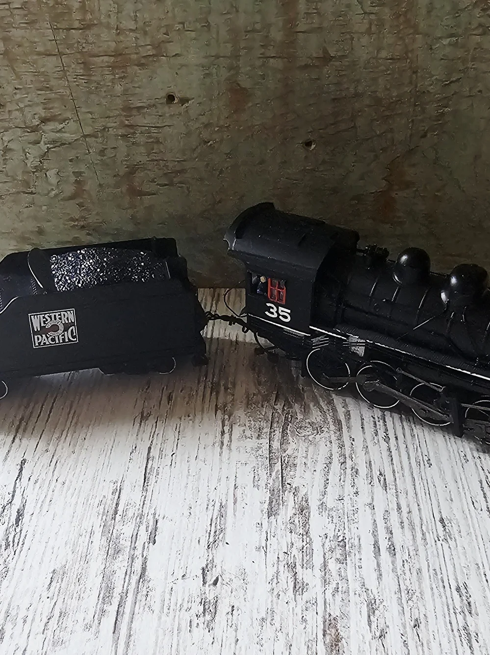 Bachmann Western Pacific 2-8-0 Consolidation Steam Locomotive and Tender